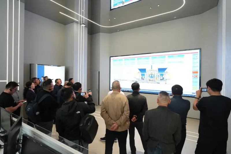 Друге засідання постійної ради 8-ї сесії Китайської асоціації будівельних блоків відбулося в Цюаньчжоу; Quangong Machinery Co., Ltd. сприяє галузевому обміну та розвитку.